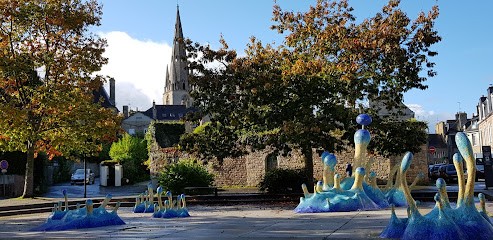Médiathèque Municipale, Bibliothèque à Guingamp