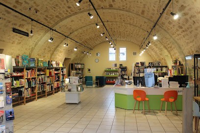 Médiathèque Andrée Chedid, Bibliothèque à Mèze