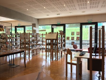 Médiathèque Robert Calméjane, Bibliothèque à Villemomble