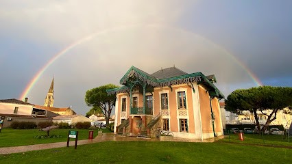 Médiathèque Municipale Le Chalet, Bibliothèque au Barp