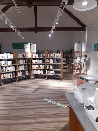 Bibliothèque The Verger Des Livres, Bibliothèque à Saint-Martin-d'Auxigny