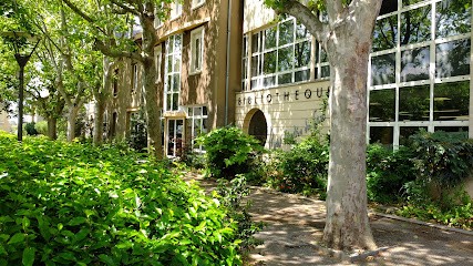 Médiathèque Roger Martin Du Gard, Bibliothèque à Saint-Fons