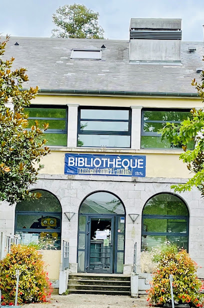 Bibliothèque De Bordes, Bibliothèque à Bordes