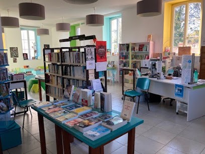 Médiathèque Municipale De Tesson, Bibliothèque à Tesson
