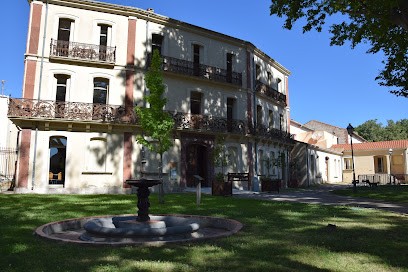 Médiathèque Robert Avril, Bibliothèque à Millas