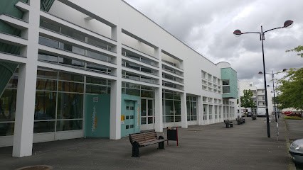 Médiathèque Elsa Triolet, Bibliothèque à Lanester