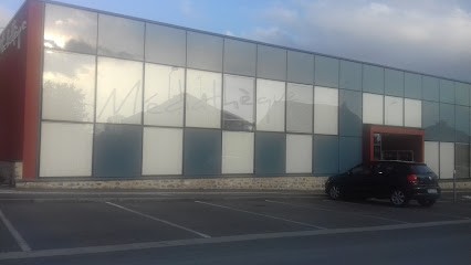 Médiathèque, Bibliothèque à Louverné