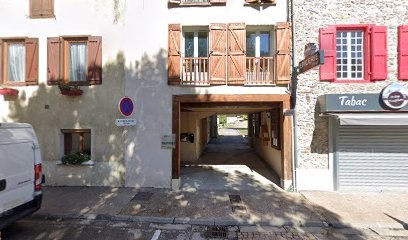 Bibliothèque Les Cabannes, Bibliothèque aux Cabannes