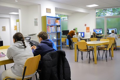 Médiathèque Georges-Delaw, Bibliothèque à Sedan