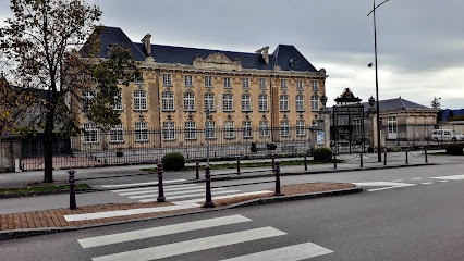 Médiathèque Intercommunale Le Cercle - Remiremont, Bibliothèque à Remiremont