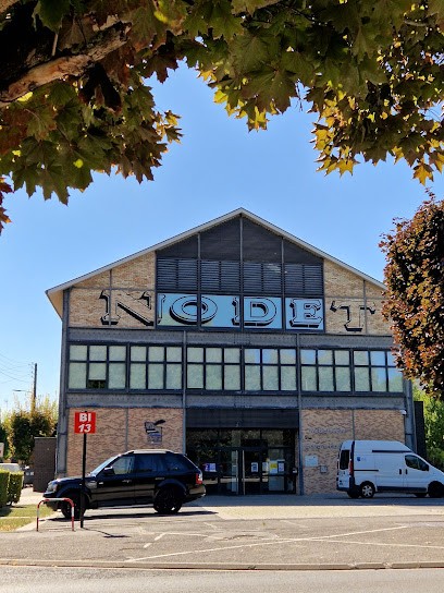 Gustave Flaubert Media, Bibliothèque à Barbey