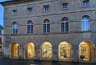 Médiathèque Municipale De Valognes, Bibliothèque à Valognes