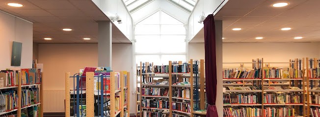 Bibliothèque Des Changes, Bibliothèque à Gétigné