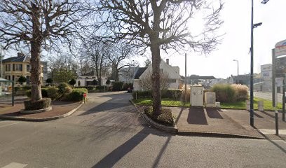 Town De L Isle Adam Mairie, Bibliothèque à L'Isle-Adam