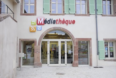 Médiathèque Intercommunale d'Étival-Clairefontaine, Bibliothèque à Étival-Clairefontaine