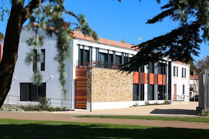 Médiathèque Aliénor De Talmont, Bibliothèque à Talmont-Saint-Hilaire