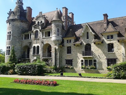 Médiathèque du Château et salle Le Manège, Bibliothèque au Châtelet-en-Brie