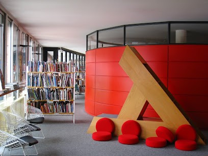 Médiathèque Le Parnasse, Bibliothèque à Saint-Louis