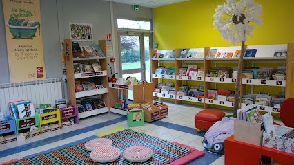 Médiathèque Du Plateau-Monmousseau, Bibliothèque à Ivry-sur-Seine